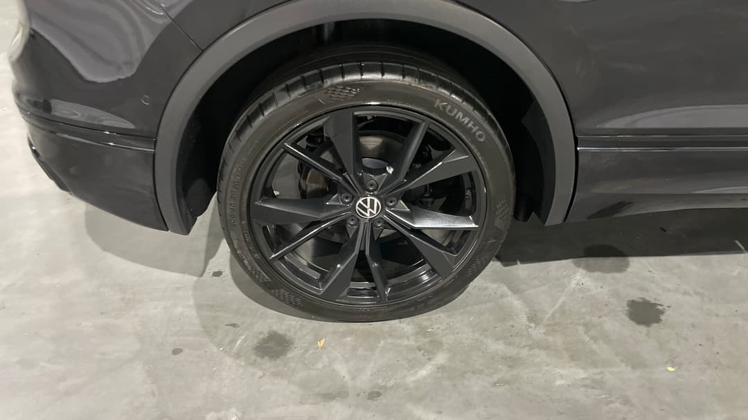 2021 Volkswagen Tiguan 162tsi R-line, Automatic, 69062 km, Right Rear Wheel