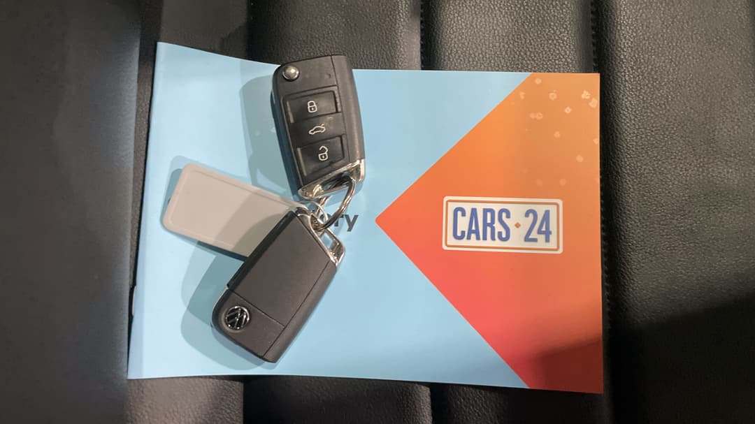 2021 Volkswagen Tiguan 162tsi R-line, Automatic, 69062 km, Key Close-up