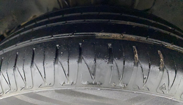 2017 Tata Tiago XZ PETROL, Petrol, Manual, 81,624 km, Left Front Tyre Tread