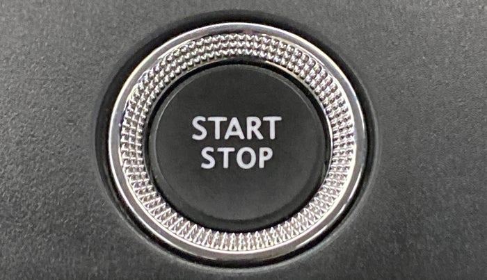 2020 Renault TRIBER RXZ AT, Petrol, Automatic, 28,777 km, Keyless Start/ Stop Button