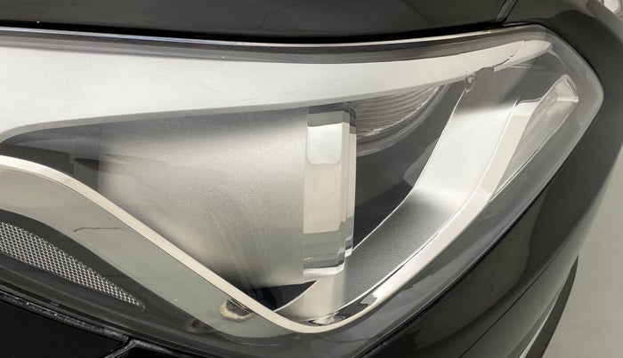 2017 Hyundai Verna 1.6 VTVT SX, Petrol, Manual, 60,051 km, Right headlight - Minor scratches