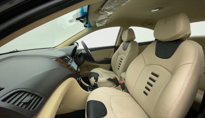 2017 Hyundai Verna 1.6 VTVT SX, Petrol, Manual, 60,051 km, Right Side Front Door Cabin