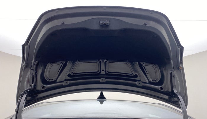 2017 Hyundai Verna 1.6 VTVT SX, Petrol, Manual, 60,051 km, Boot Door Open
