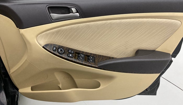 2017 Hyundai Verna 1.6 VTVT SX, Petrol, Manual, 60,051 km, Driver Side Door Panels Control