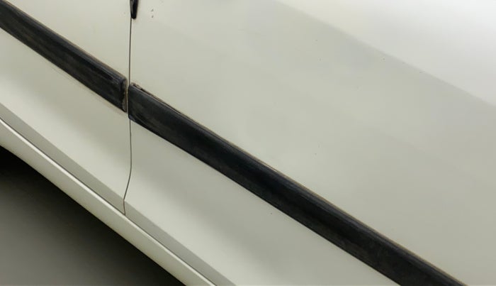 2012 Maruti Swift LXI, Petrol, Manual, 1,07,112 km, Driver-side door - Slightly dented