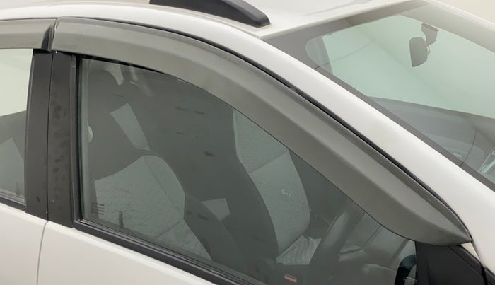 2021 Datsun Redi Go T(O), Petrol, Manual, 41,535 km, Driver-side door - Door visor damaged