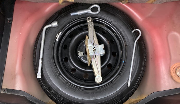 2014 Maruti Swift VXI, Petrol, Manual, 73,889 km, Spare Tyre