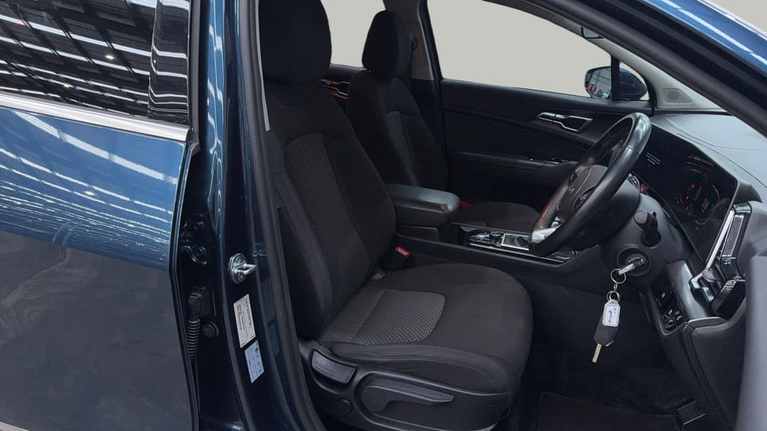 2022 Kia Sportage Sx (AWD), Automatic, 78588 km, Right Side Front Door Cabin View