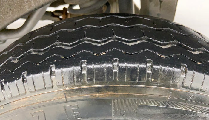 2019 Maruti Eeco 7 STR, Petrol, Manual, 16,075 km, Left Rear Tyre Tread