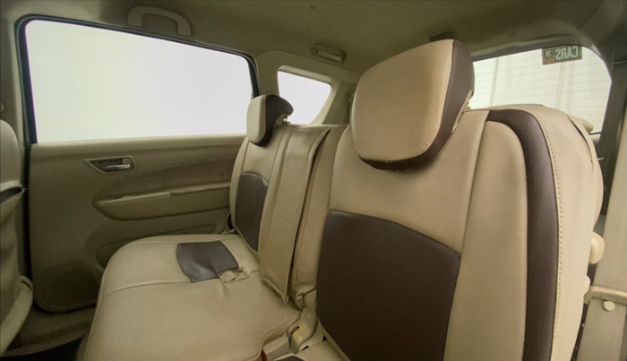 2013 Maruti Ertiga ZDI, Diesel, Manual, 80,117 km, Right Side Rear Door Cabin