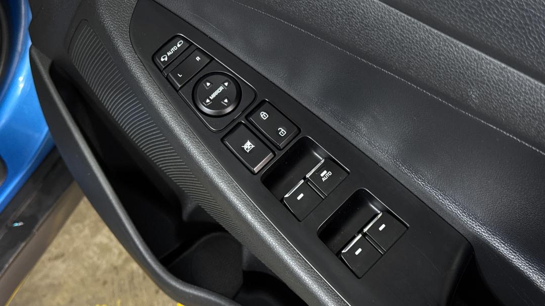 2016 Hyundai Tucson Highlander R-series (AWD), Automatic, 107392 km, Drivers Side Door Panel Controls