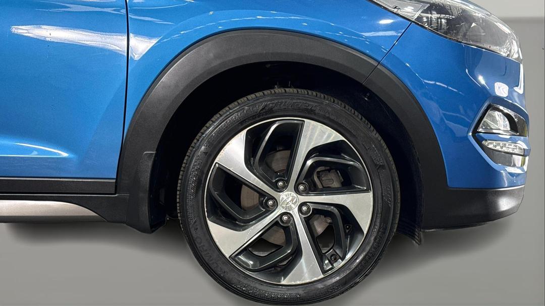 2016 Hyundai Tucson Highlander R-series (AWD), Automatic, 107392 km, Right Front Wheel