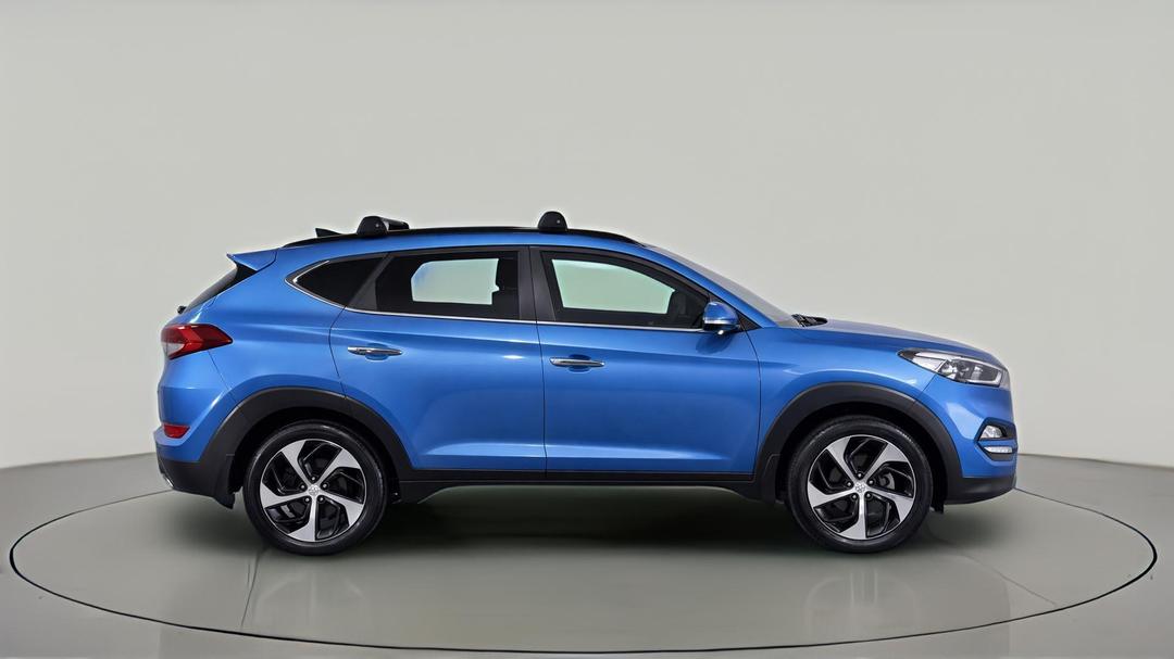 2016 Hyundai Tucson Highlander R-series (AWD), Automatic, 107392 km, Right Side View