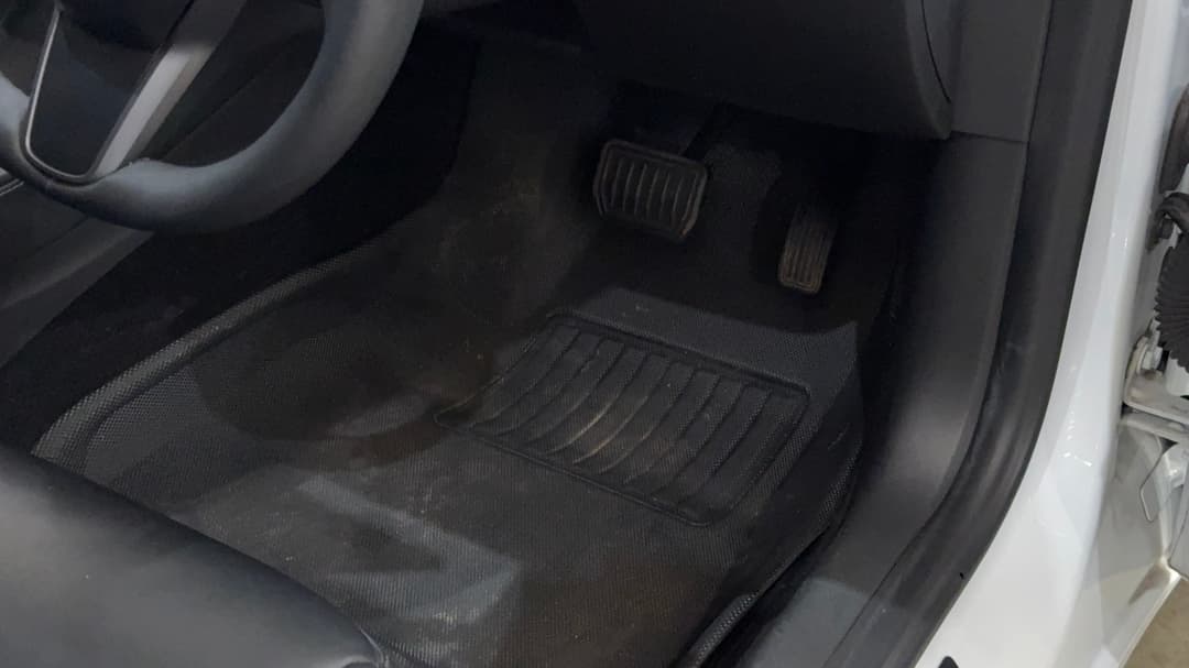 2021 Tesla Model 3 Standard Range Plus RWD, Automatic, 53942 km, Pedals and Footmat