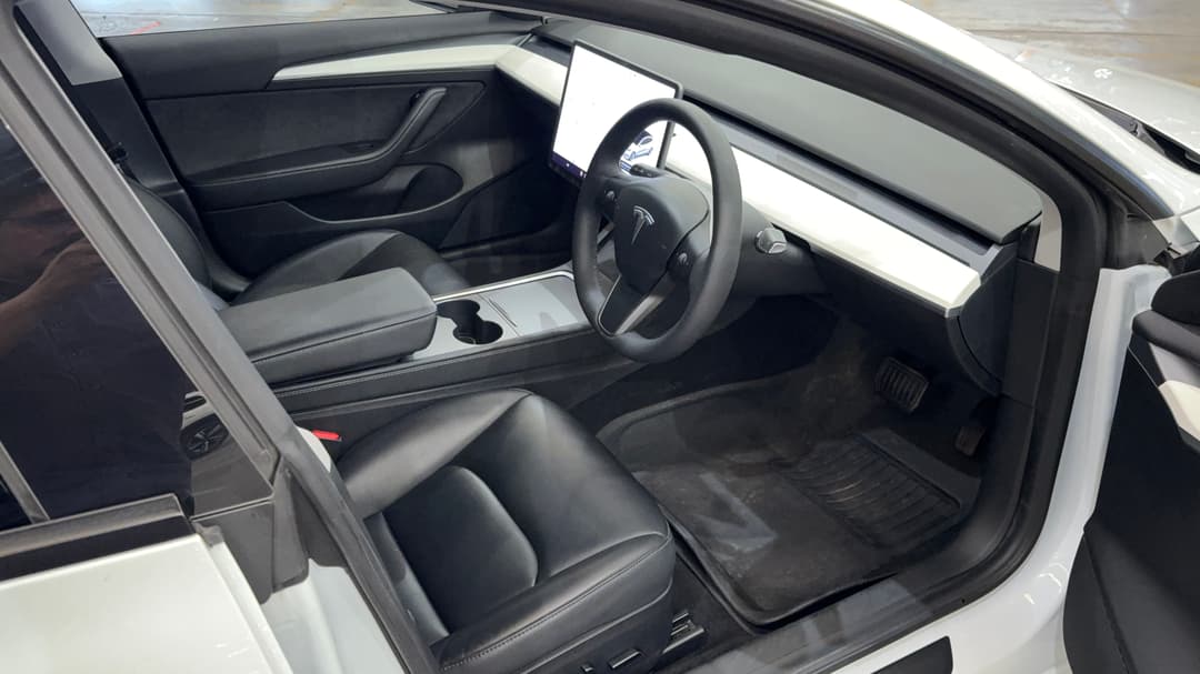 2021 Tesla Model 3 Standard Range Plus RWD, Automatic, 53942 km, Right Side Front Door Cabin View