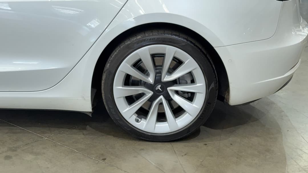 2021 Tesla Model 3 Standard Range Plus RWD, Automatic, 53942 km, Left Rear Wheel