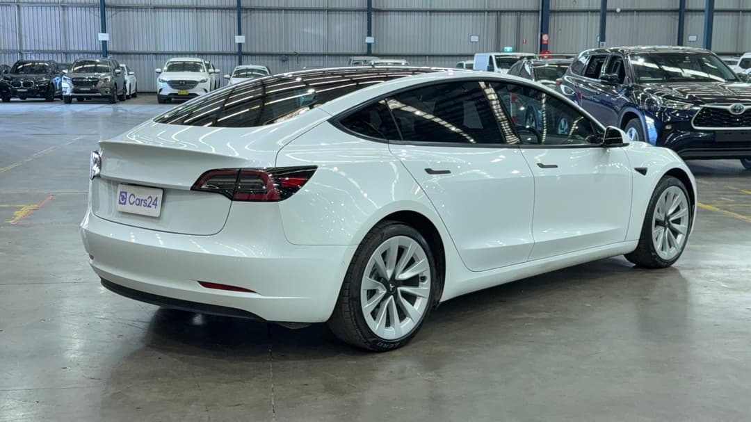 2021 Tesla Model 3 Standard Range Plus RWD, Automatic, 53942 km, Right Back Diagonal (45- Degree) View