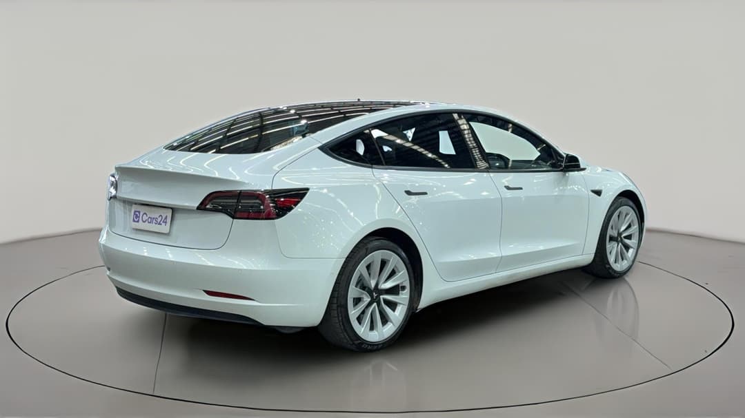 2021 Tesla Model 3 Standard Range Plus RWD, Automatic, 53942 km, Right Back Diagonal (45- Degree) View