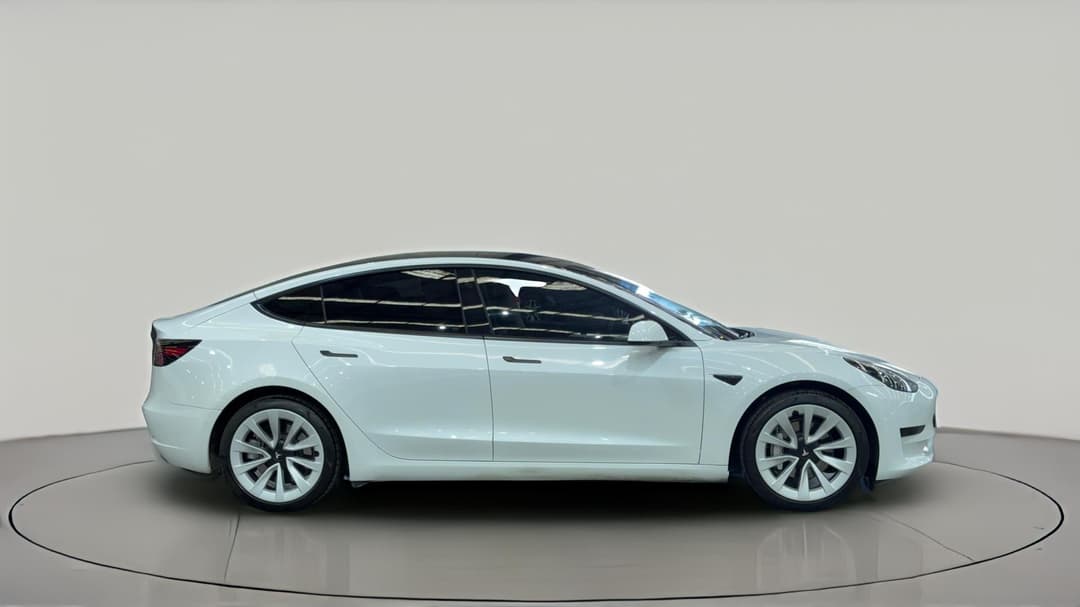 2021 Tesla Model 3 Standard Range Plus RWD, Automatic, 53942 km, Right Side View