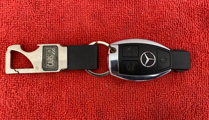 2013 Mercedes Benz E Class E 220 CDI AVANTGARDE, Diesel, Automatic, 65,131 km, Key Close Up