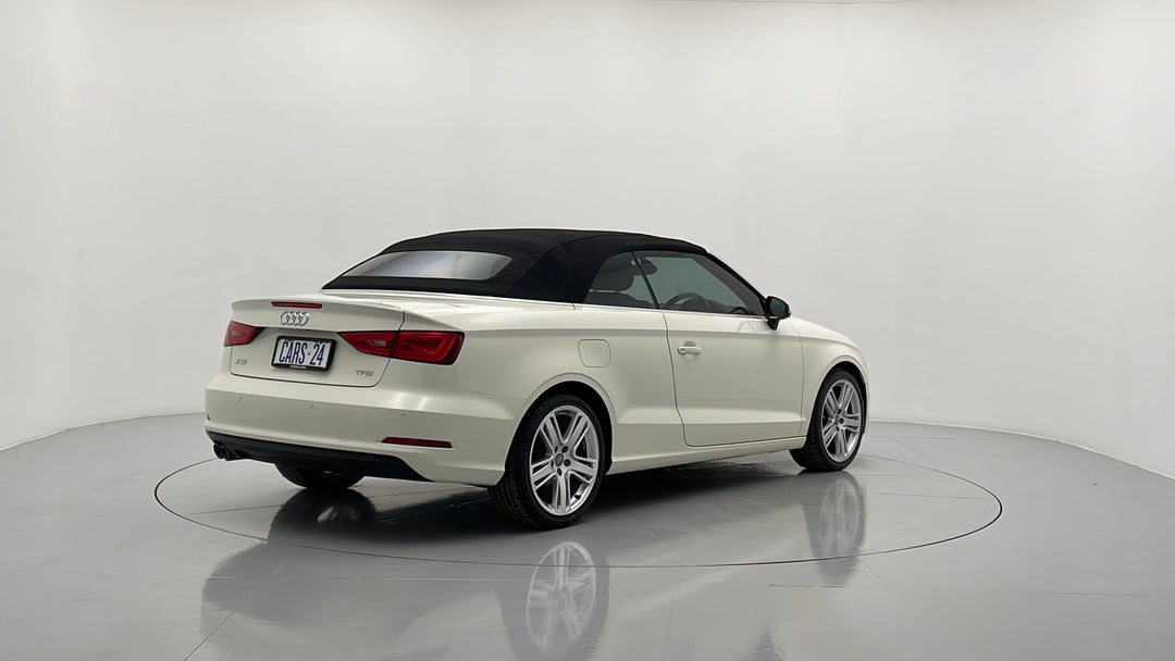 Right Back Diagonal (45- Degree) View