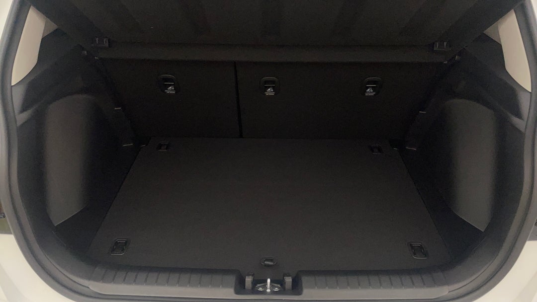 2024 Hyundai Venue Venue, Manual, 5911 km, Boot Inside View