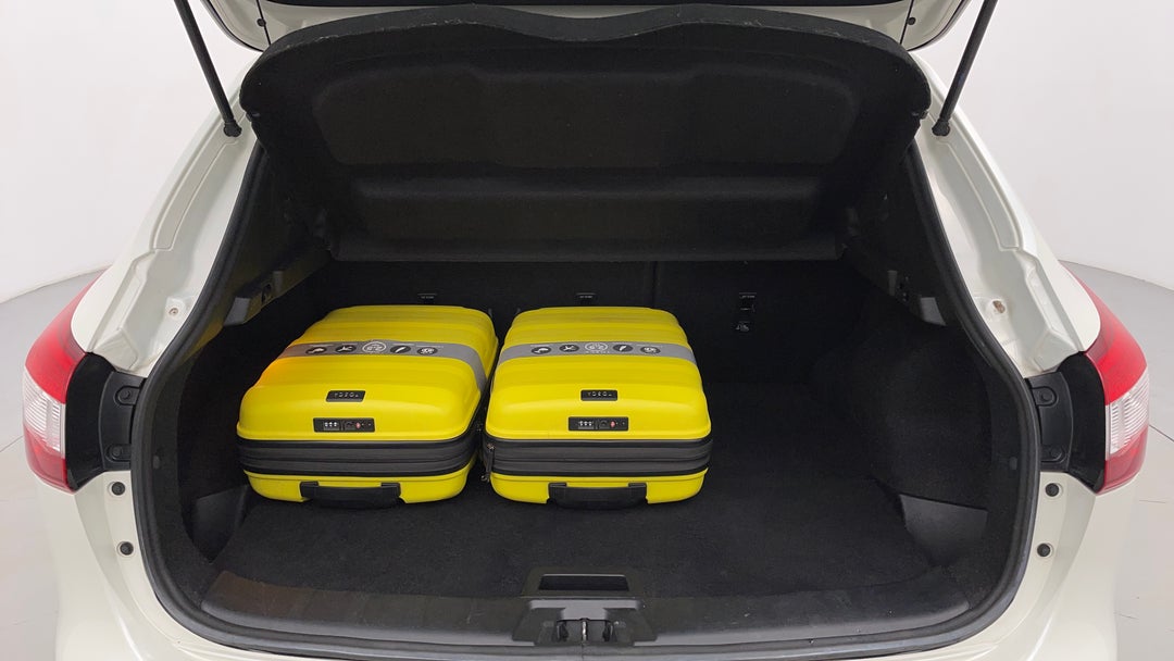 2015 Nissan Qashqai Ti, Manual, 134317 km, Boot Inside View with Luggage