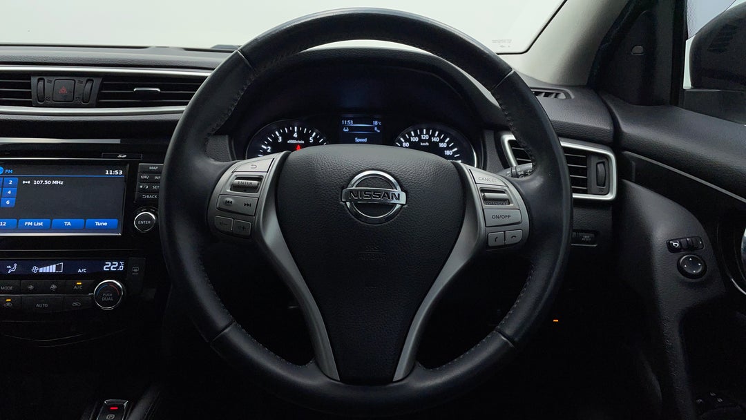 2015 Nissan Qashqai Ti, Manual, 134317 km, Steering Wheel Close-up