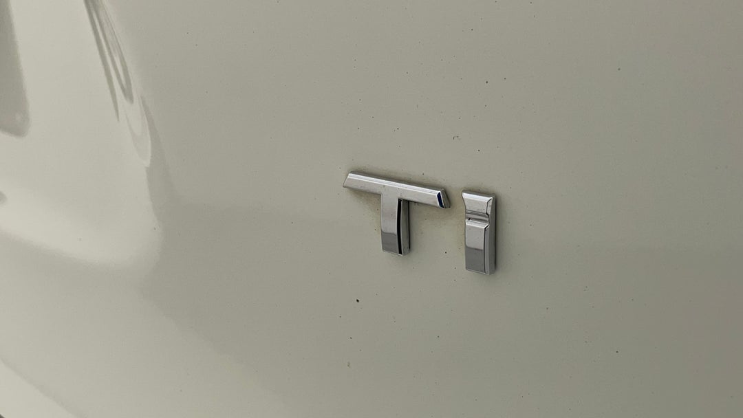 2015 Nissan Qashqai Ti, Manual, 134317 km, Badge (Boot Right Side)