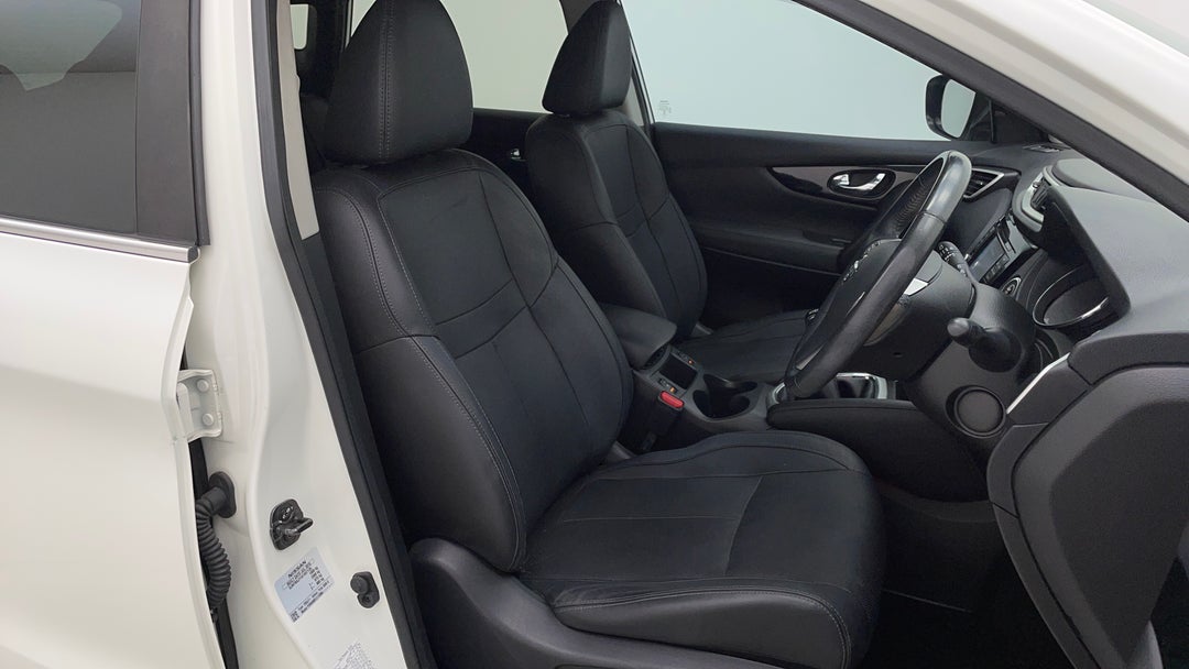 2015 Nissan Qashqai Ti, Manual, 134317 km, Right Side Front Door Cabin View