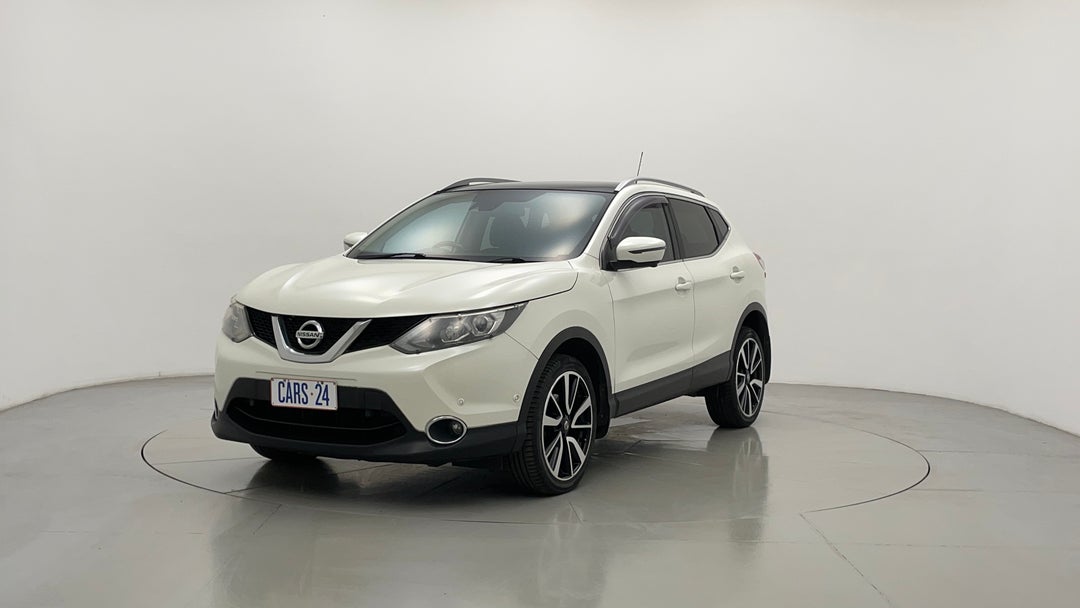 2015 Nissan Qashqai Ti, Manual, 134317 km, Left Front Diagonal (45- Degree) View