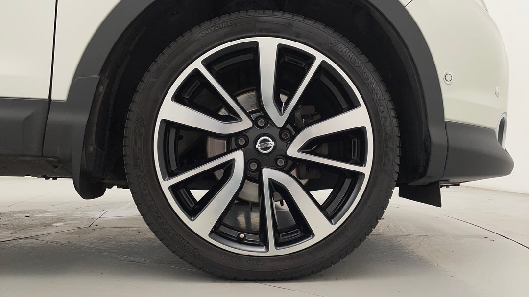 2015 Nissan Qashqai Ti, Manual, 134317 km, Right Front Wheel