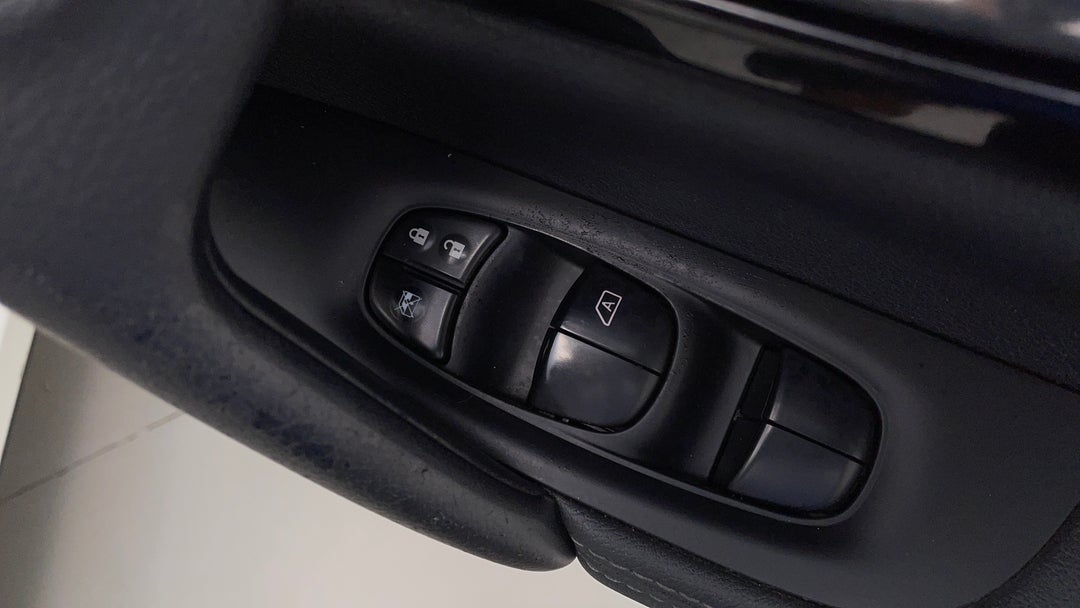 2015 Nissan Qashqai Ti, Manual, 134317 km, Drivers Side Door Panel Controls