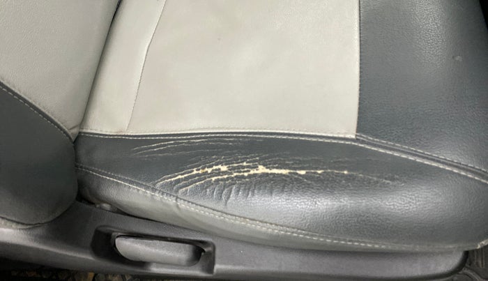 2013 Maruti Wagon R 1.0 VXI, Petrol, Manual, 59,730 km, Driver seat - Cover slightly torn