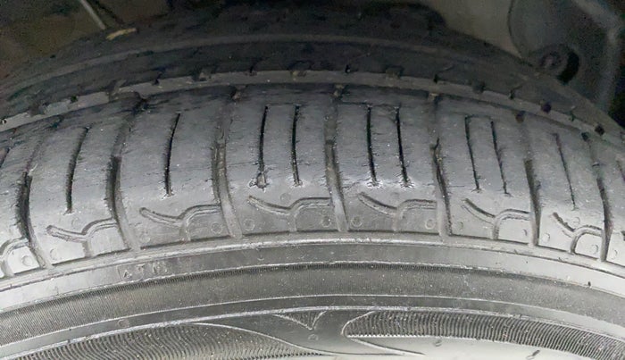 2019 Hyundai NEW SANTRO ASTA 1.1 MT, Petrol, Manual, 41,819 km, Right Front Tyre Tread