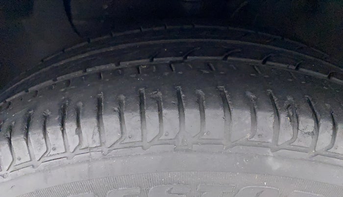 2018 Hyundai Elite i20 ASTA 1.2  CVT, Petrol, Automatic, 39,598 km, Left Front Tyre Tread