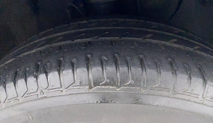 2018 Hyundai Elite i20 ASTA 1.2  CVT, Petrol, Automatic, 39,598 km, Right Front Tyre Tread