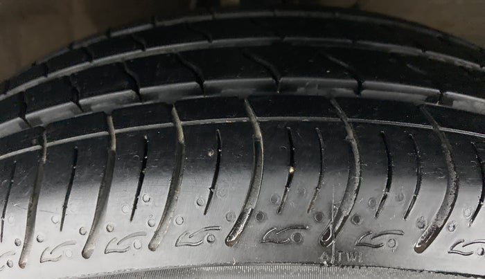 2019 Maruti Ertiga ZDI PLUS SHVS, Diesel, Manual, 23,818 km, Right Front Tyre Tread