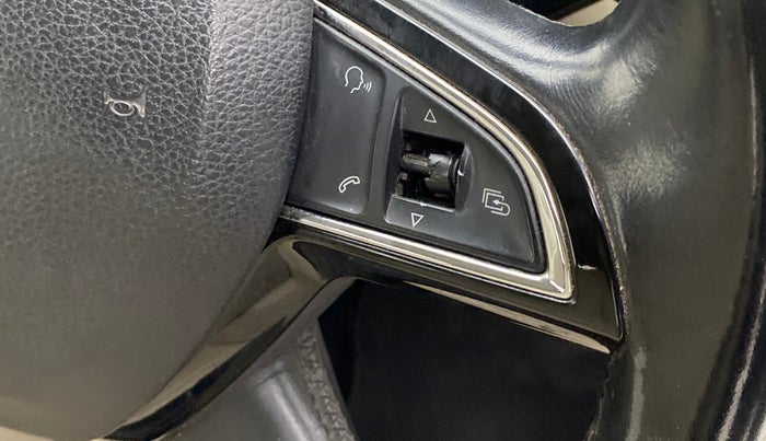 2015 Skoda Octavia ELEGANCE 1.8 TSI AT, Petrol, Automatic, 81,801 km, Steering wheel - Sound system control has minor damage