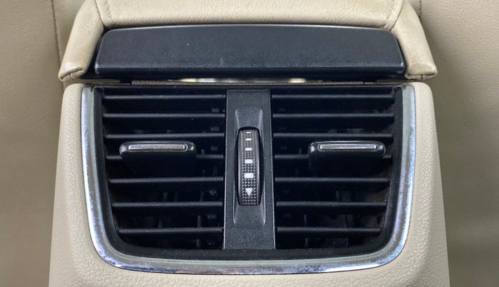 2015 Skoda Octavia ELEGANCE 1.8 TSI AT, Petrol, Automatic, 81,801 km, Rear AC Vents