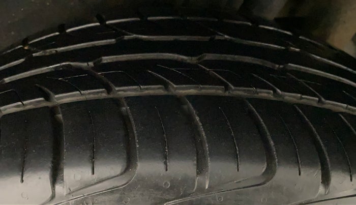 2018 Mahindra MARAZZO M6 8 STR, Diesel, Manual, 18,583 km, Right Rear Tyre Tread