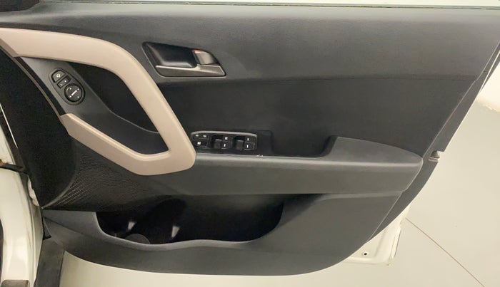 2017 Hyundai Creta SX PLUS AT 1.6 PETROL, Petrol, Automatic, 57,677 km, Driver Side Door Panels Control