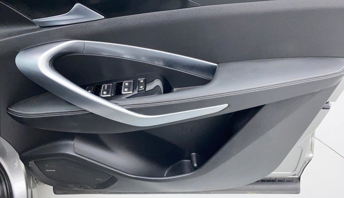 2020 MG HECTOR SMART DCT PETROL, Petrol, Automatic, 18,813 km, Driver Side Door Panels Control