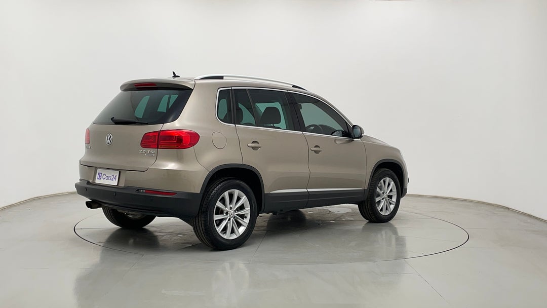 Right Back Diagonal (45- Degree) View