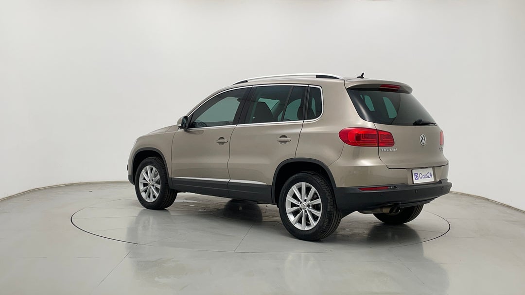 Left Back Diagonal (45- Degree) View