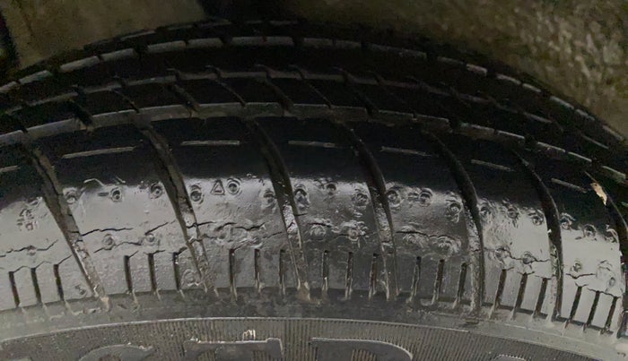 2015 Maruti Celerio ZXI, Petrol, Manual, 14,580 km, Right Front Tyre Tread