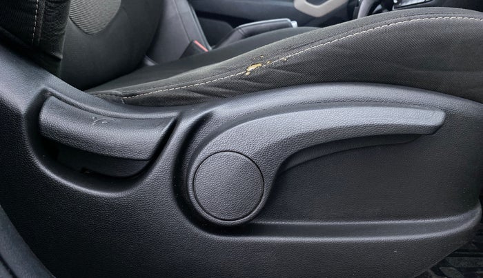 2016 Hyundai Creta 1.6 SX PLUS AUTO PETROL, Petrol, Automatic, 48,106 km, Driver Side Adjustment Panel