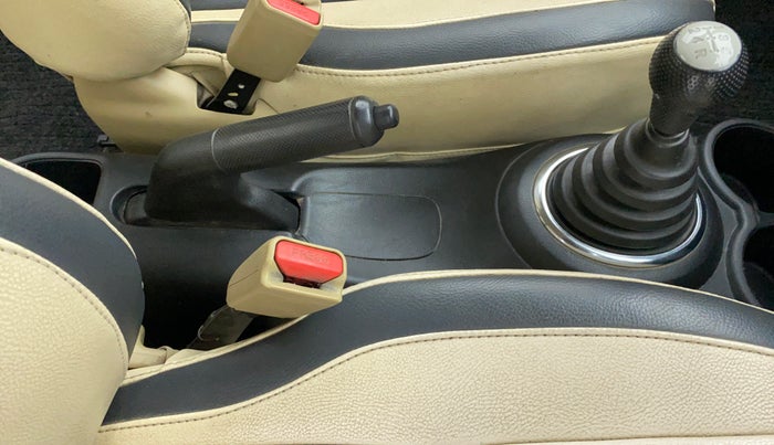 2015 Honda Amaze 1.2 SMT I VTEC, Petrol, Manual, 81,637 km, Gear Lever