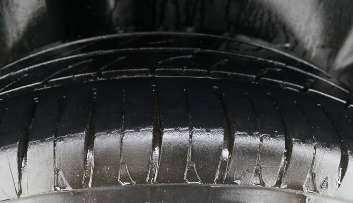 2018 Skoda Rapid AMBITION 1.6 MPI MT, Petrol, Manual, 94,713 km, Right Rear Tyre Tread