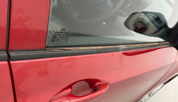 2019 Hyundai Grand i10 SPORTZ 1.2 KAPPA VTVT, Petrol, Manual, 40,362 km, Driver-side door - Weather strip has minor damage